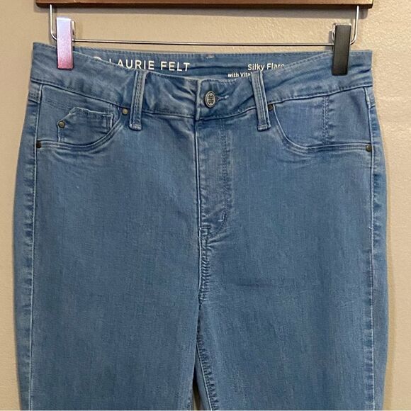 Laurie Felt Los Angeles Silky Flare Stretch Technology pull on light denim 28 - Picture 3 of 11